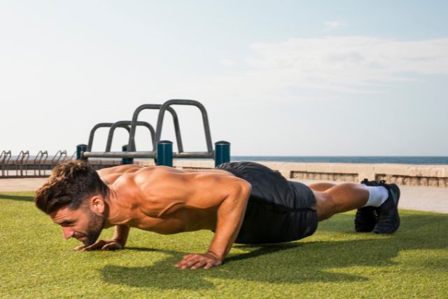 Does Weighted Pushup Carve Out Chest​