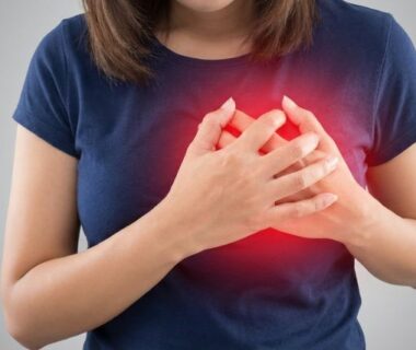 can dehydration cause chest pain​