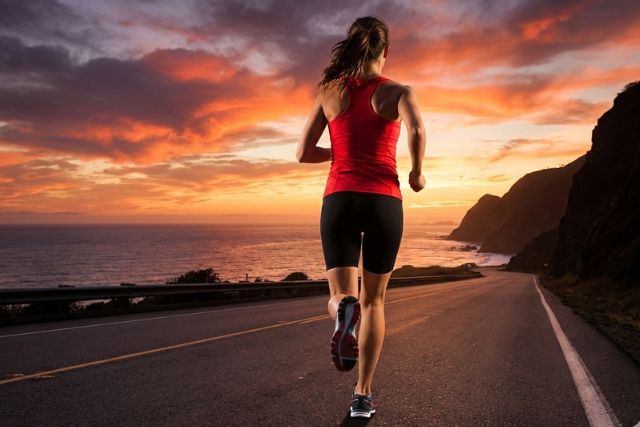 how fast can the average human run​